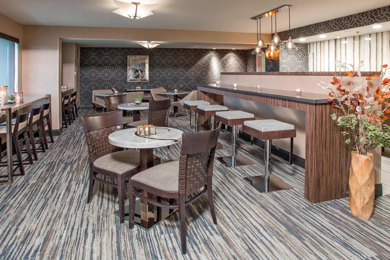 Rochester Airport Marriott Екстер'єр фото
