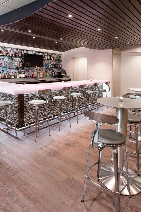 Rochester Airport Marriott Екстер'єр фото