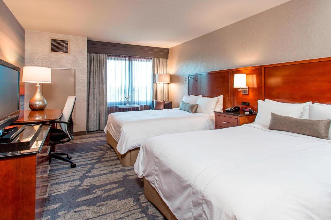 Rochester Airport Marriott Екстер'єр фото