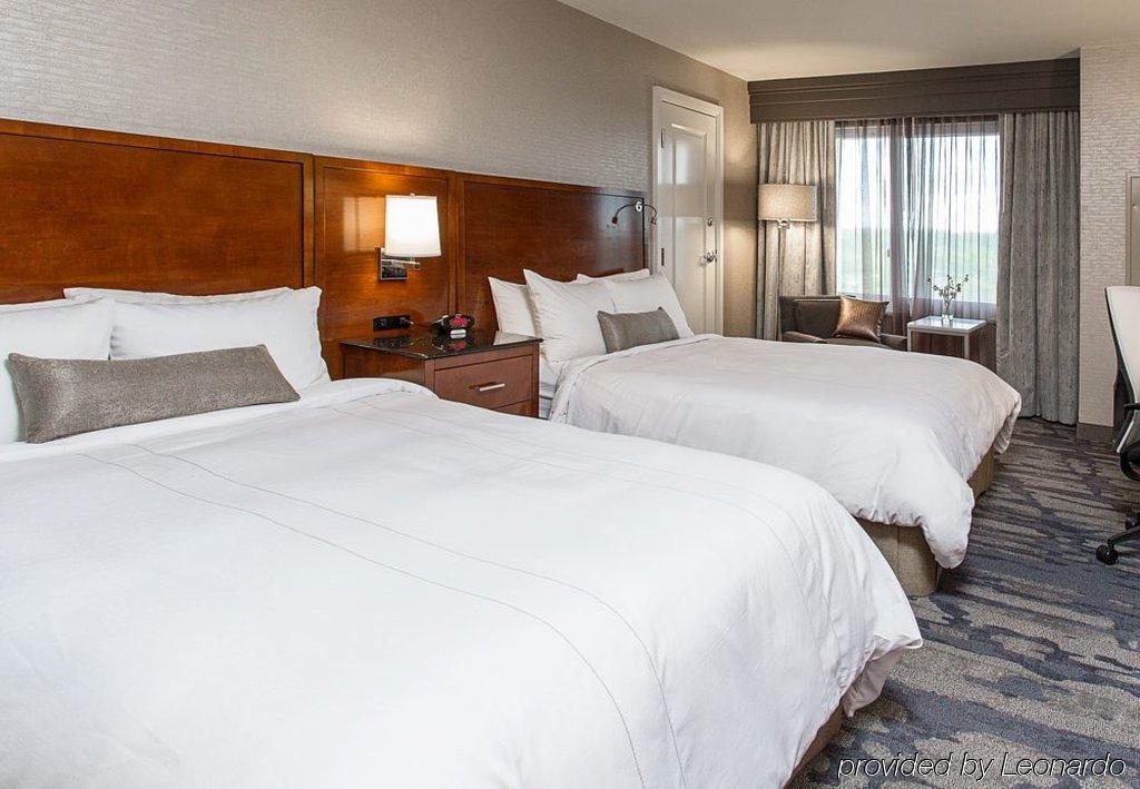 Rochester Airport Marriott Екстер'єр фото