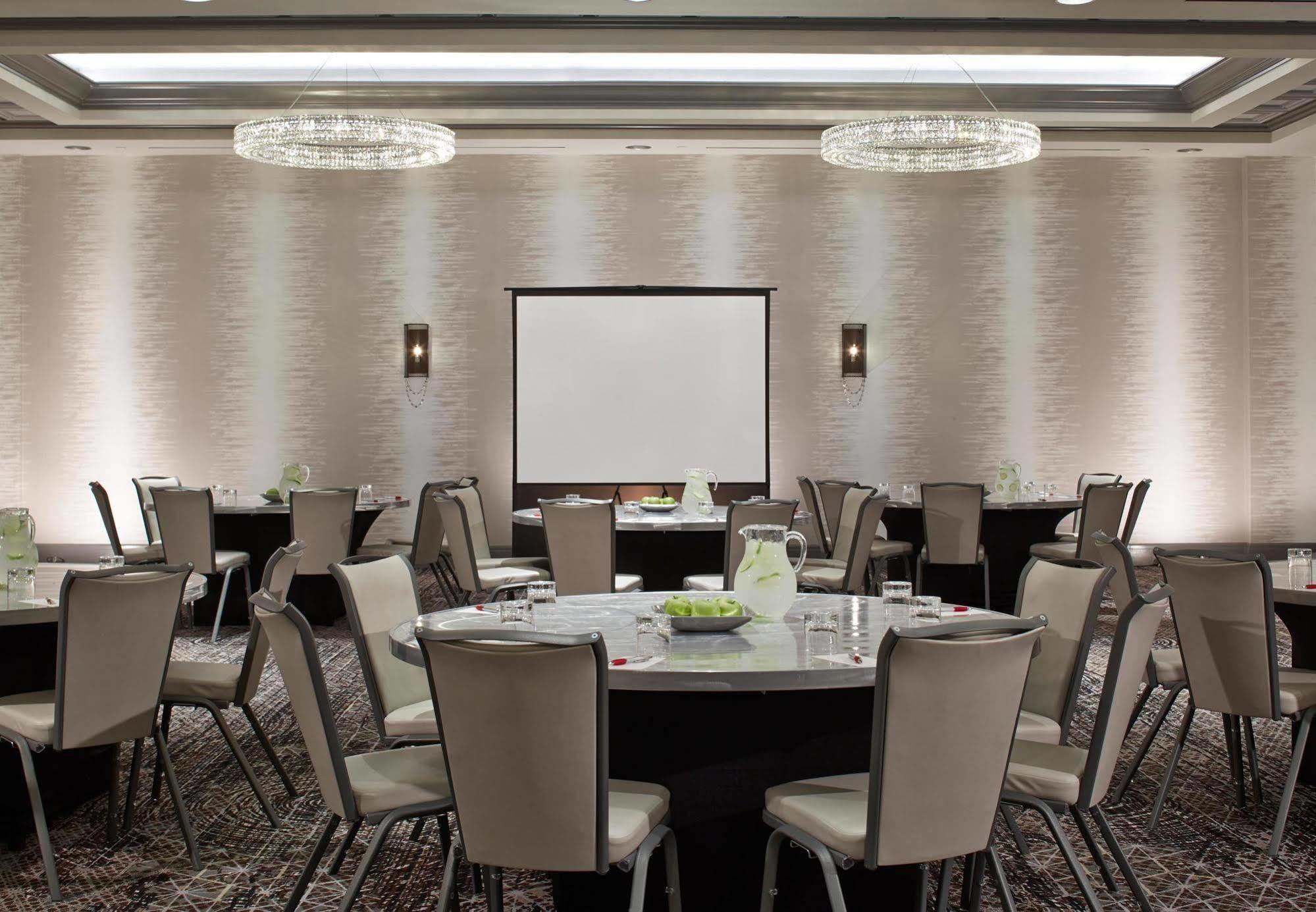 Rochester Airport Marriott Екстер'єр фото